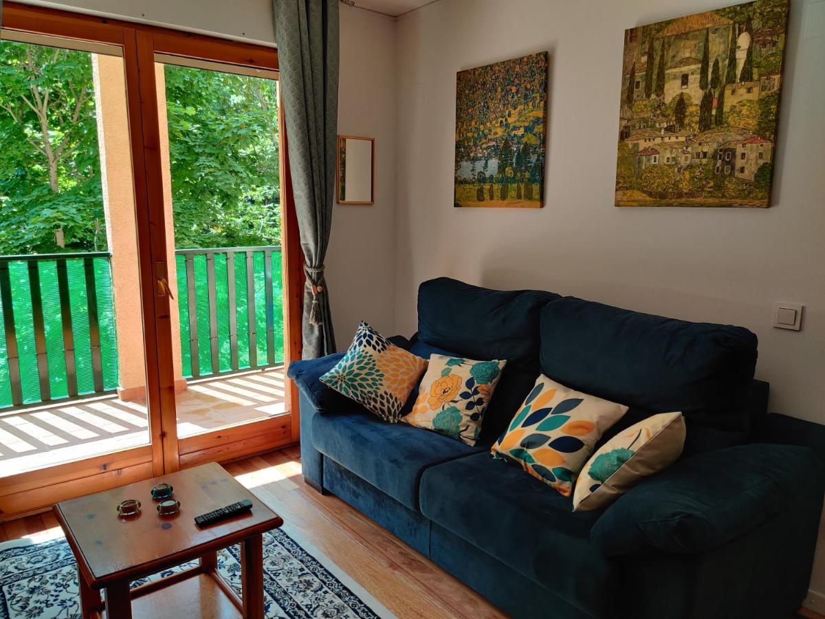 "Leo Pixel" Avairent Canfranc Estacion Apartment Exterior photo