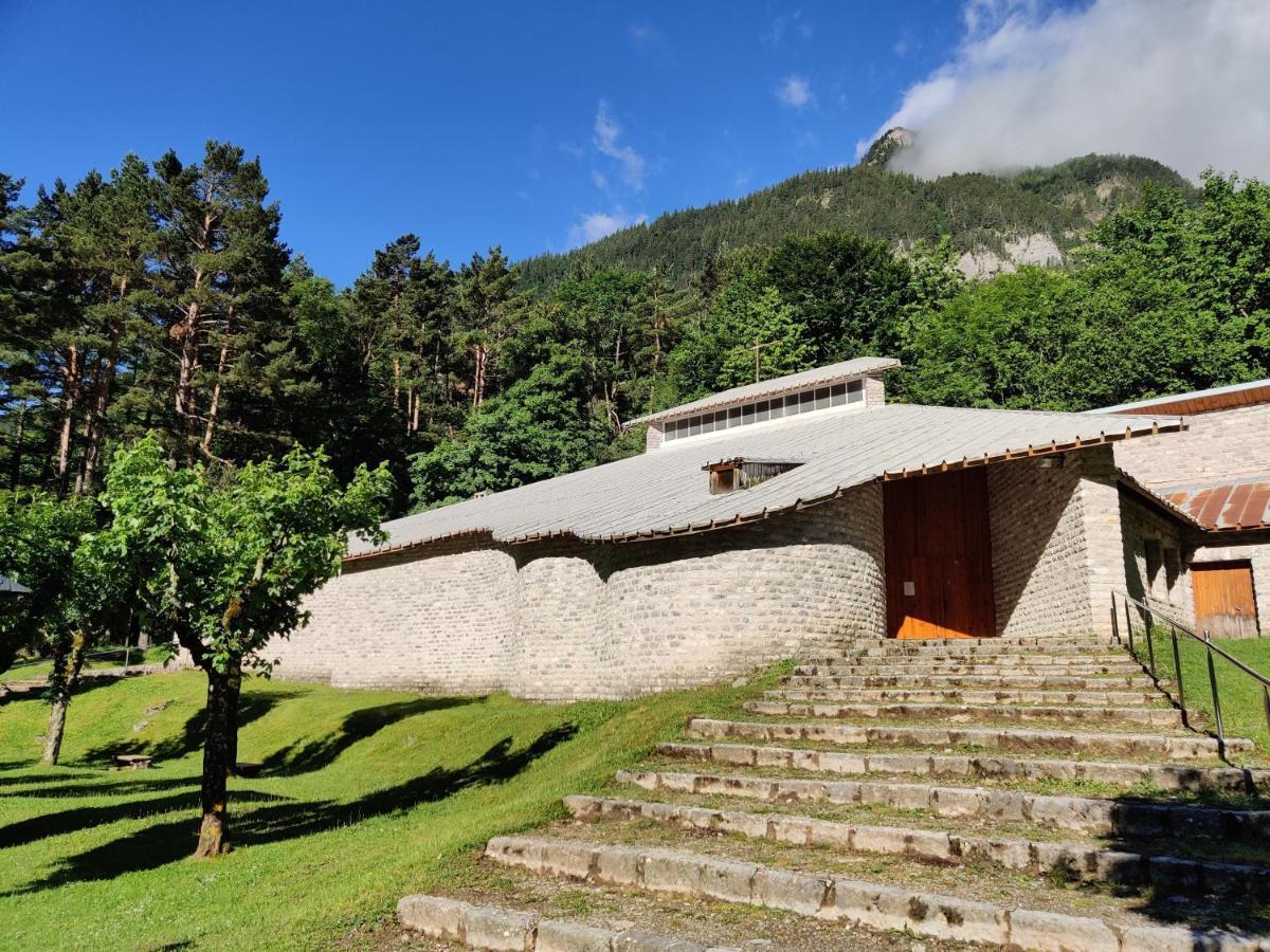 "Leo Pixel" Avairent Canfranc Estacion Apartment Exterior photo