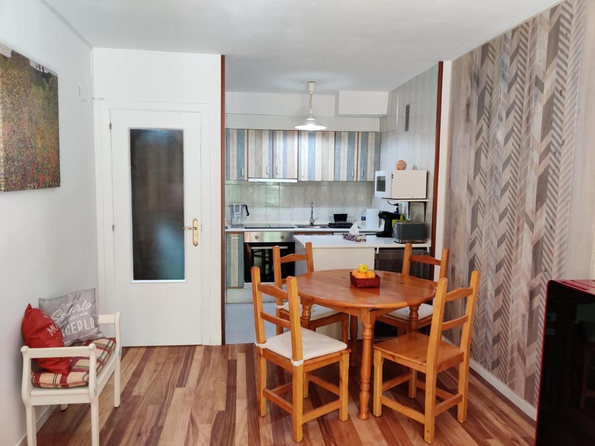 "Leo Pixel" Avairent Canfranc Estacion Apartment Exterior photo